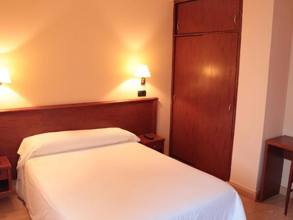 Hotel Maycar : photo 1 de la chambre chambre lit queen-size 