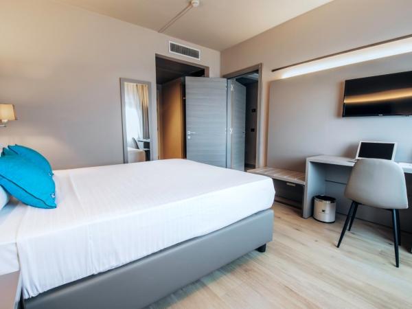 DC HOTEL INTERNATIONAL : photo 4 de la chambre suite familiale