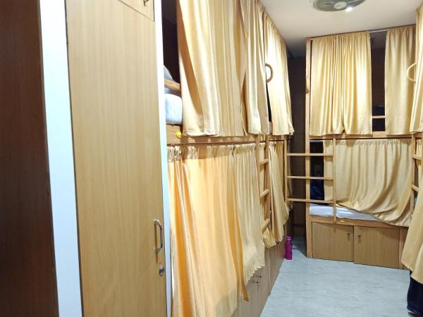 Mabrook Dormitory : photo 8 de la chambre lit simple dans dortoir mixte