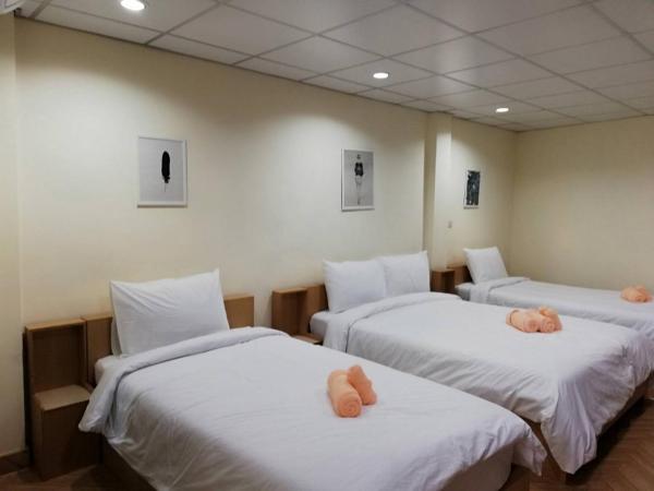 Double D Rooms & Cafe : photo 7 de la chambre chambre quadruple avec salle de bains privative
