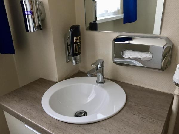 Hotel Rubenshof : photo 2 de la chambre chambre simple avec toilettes et douche communes