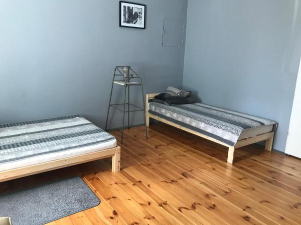 42-200 Hostel : photo 2 de la chambre chambre quadruple