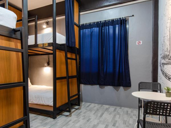 The Z Nite Hostel : photo 4 de la chambre lit superposé dans dortoir pour femmes 