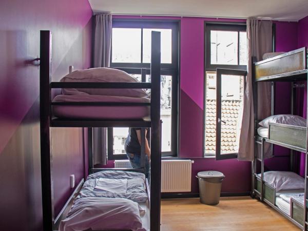 Amsterdam Hostel Leidseplein : photo 2 de la chambre lit dans dortoir mixte de 8 lits 
