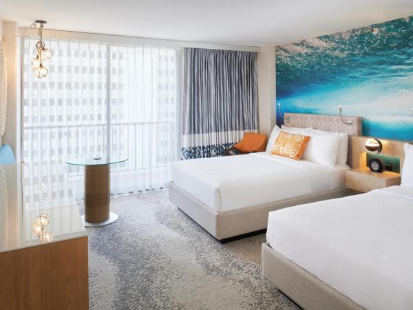 OUTRIGGER Waikiki Beachcomber Hotel : photo 10 de la chambre chambre 2 lits doubles - vue sur waikiki