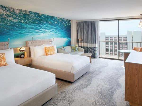 OUTRIGGER Waikiki Beachcomber Hotel : photo 9 de la chambre suite junior avec 2 lits doubles - accessible aux personnes à mobilité réduite hébergement