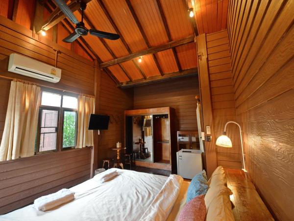 Huan Kawin Est.58 Lanna Home & Collection : photo 3 de la chambre chambre double deluxe avec balcon