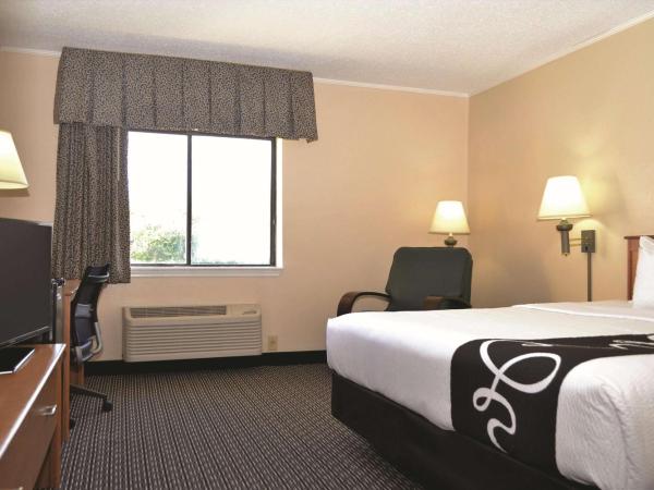 La Quinta by Wyndham Tampa Fairgrounds - Casino : photo 3 de la chambre chambre lit king-size - non-fumeurs