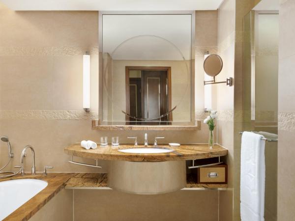 Shangri-La Ningbo - The Three Rivers Intersection : photo 2 de la chambre chambre lit king-size de luxe - vue sur rivière