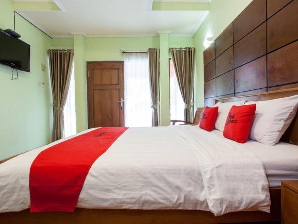 RedDoorz near Juanda International Airport : photo 2 de la chambre chambre deluxe