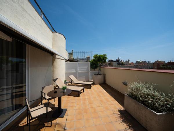 Catalonia Gracia : photo 3 de la chambre chambre double supérieure avec terrasse