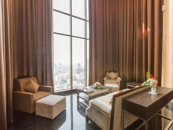 Merlynn Park Hotel : photo 4 de la chambre suite résidence