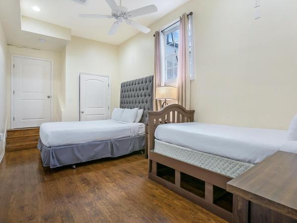 Modern 4BR Penthouse in Downtown by Hosteeva : photo 7 de la chambre penthouse