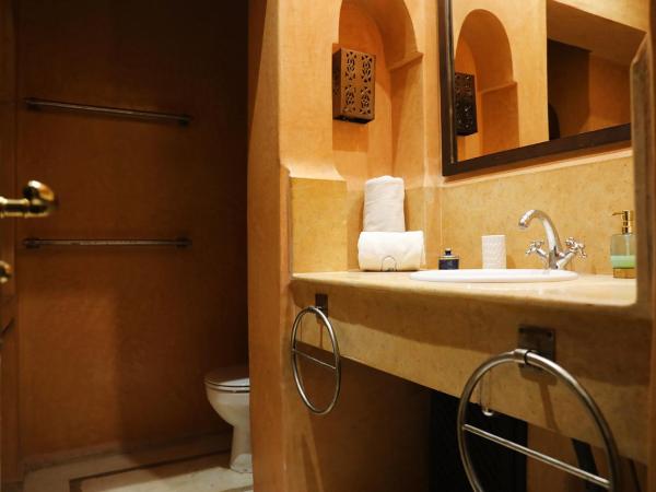 Villa Le Perroquet Bleu : photo 5 de la chambre chambre double avec terrasse