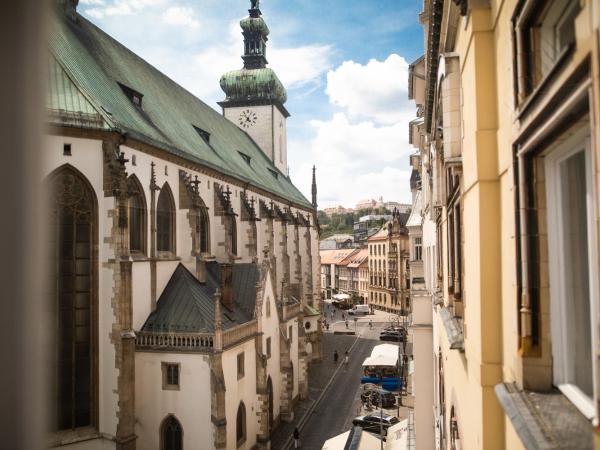 Jacob Brno : photo 7 de la chambre chambre lits jumeaux avec salle de bains commune