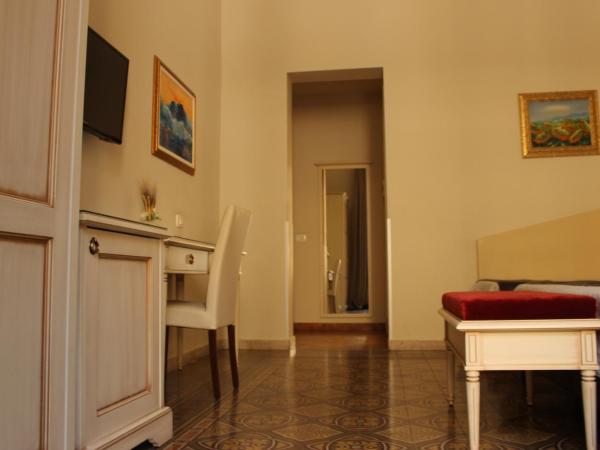 Umberto House Catania : photo 3 de la chambre chambre quadruple standard