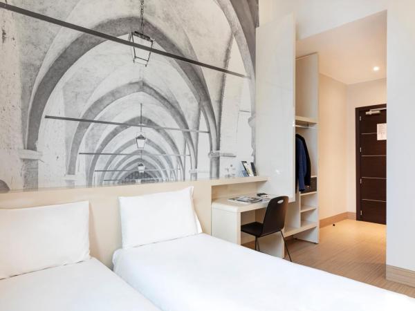 B&B Hotel Bergamo : photo 4 de la chambre chambre lits jumeaux