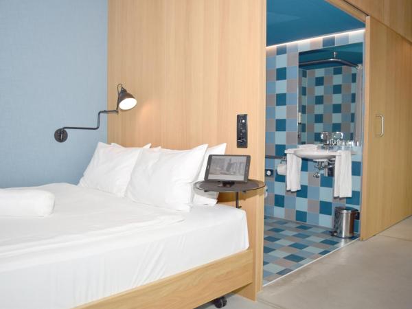 Placid Hotel Design & Lifestyle Zurich : photo 1 de la chambre chambre d'angle - accessible aux personnes à mobilité réduite