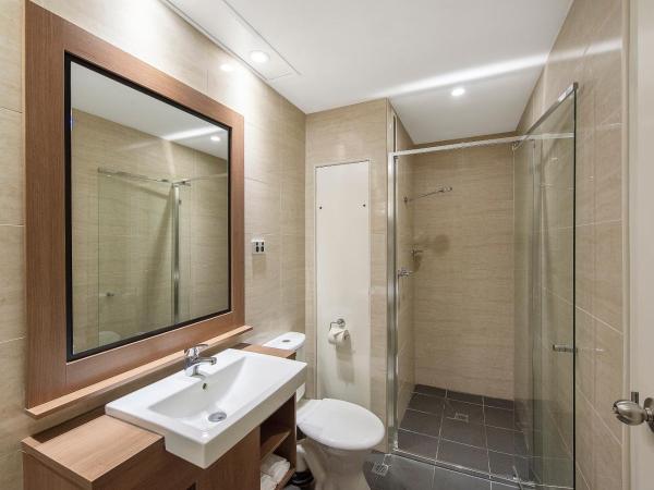 Quality Hotel Ambassador Perth : photo 3 de la chambre chambre lit queen-size premium