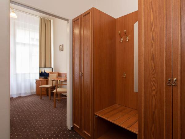 Novoměstský hotel : photo 1 de la chambre chambre double avec salle de bains