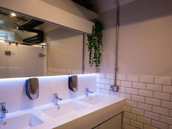 CoDE Pod - The CoURT - Edinburgh : photo 2 de la chambre capsule dans dortoir mixte de 6 lits