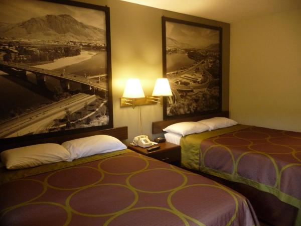 Super 8 by Wyndham Kamloops East : photo 4 de la chambre chambre double avec 2 lits doubles - non-fumeurs