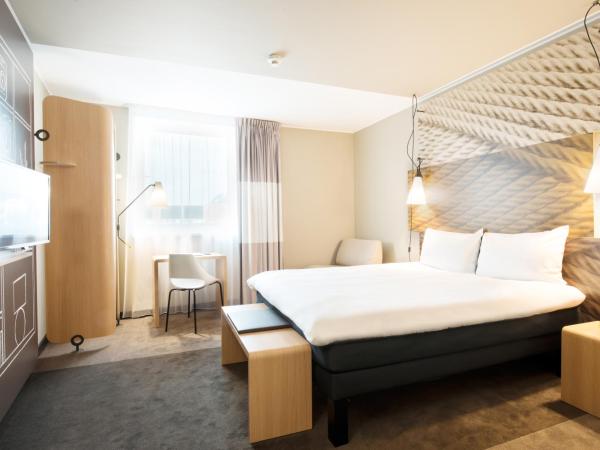 Ibis Gdansk Stare Miasto : photo 5 de la chambre chambre lit queen-size avec lit d’appoint