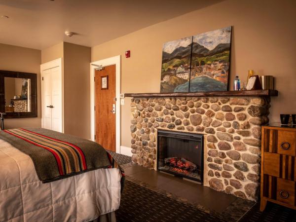 Hotel Broad Ripple : photo 2 de la chambre chambre familiale avec balcon