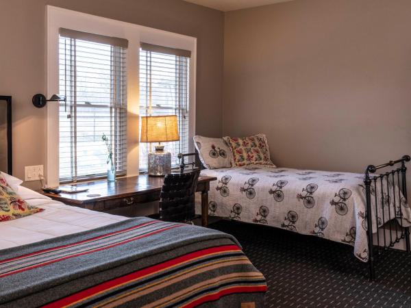 Hotel Broad Ripple : photo 5 de la chambre chambre familiale avec balcon