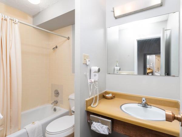 Satellite Hotel : photo 3 de la chambre chambre lit queen-size