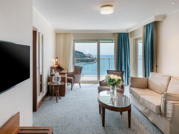 Hotel More : photo 4 de la chambre suite de luxe avec terrasse et vue sur la mer