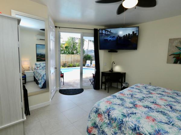 Fantasy Island Inn, Caters to Men : photo 1 de la chambre chambre lit king-size deluxe