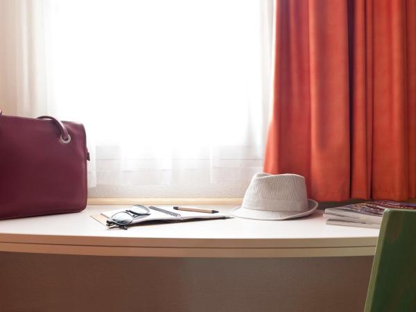 ibis Besançon Centre la City : photo 3 de la chambre 2 chambres adjacentes