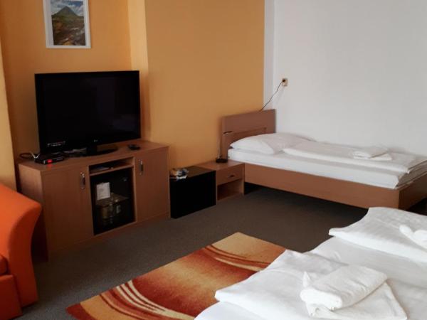 Hotel Maria : photo 1 de la chambre chambre double familiale
