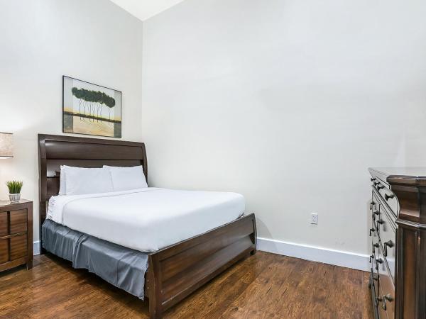 Stylish 4BR condo in Downtown by Hosteeva : photo 8 de la chambre appartement 4 chambres