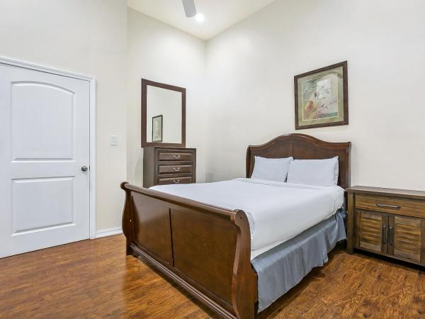 Stylish 4BR condo in Downtown by Hosteeva : photo 5 de la chambre appartement 4 chambres