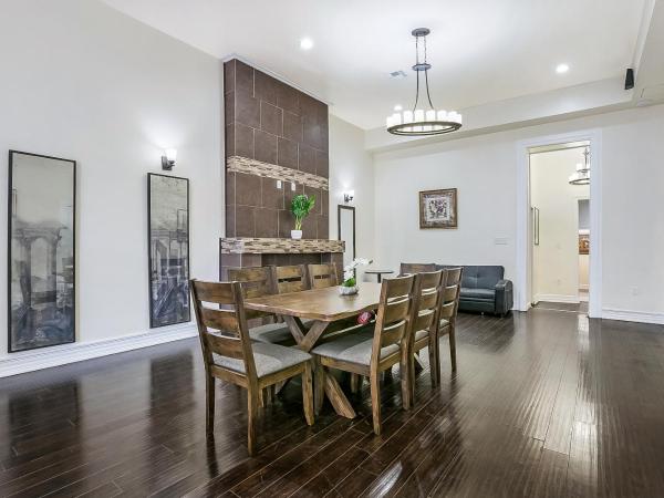 Stylish 4BR condo in Downtown by Hosteeva : photo 4 de la chambre appartement 4 chambres