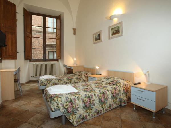 HostelCiompi : photo 5 de la chambre chambre double avec salle de bains privative