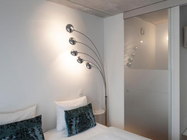 BANKS Antwerp : photo 5 de la chambre hébergement double confortable