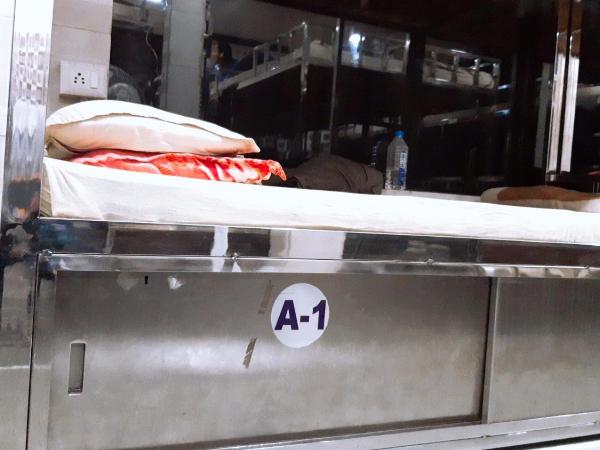 Shree Mahakali Guest House & Dormitory : photo 7 de la chambre bunk bed in male dormitory room - indian nationals only