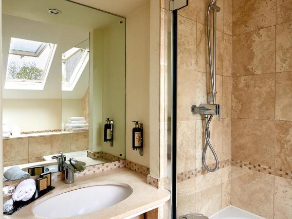 Dorian House Boutique B&B - Free Parking! : photo 3 de la chambre chambre lit king-size exécutive - vue sur jardin ou ville