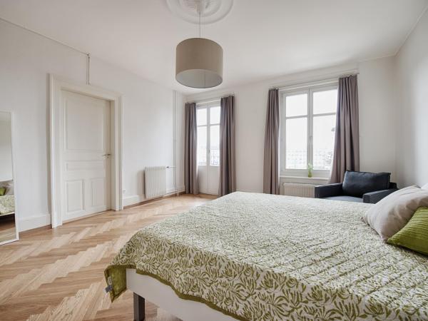 Am Pavillon, Bed&Kitchen : photo 2 de la chambre chambre double supérieure avec balcon et salle de bains commune