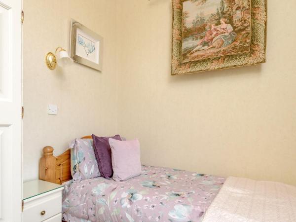 No 45 : photo 1 de la chambre chambre simple avec salle de bains privative