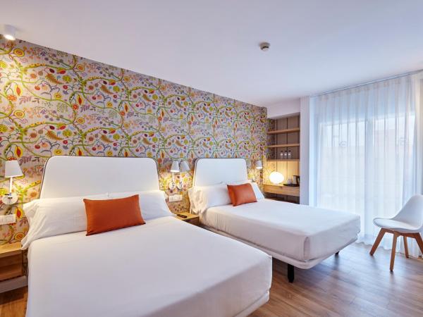 Hotel Anabel : photo 4 de la chambre chambre quadruple confort