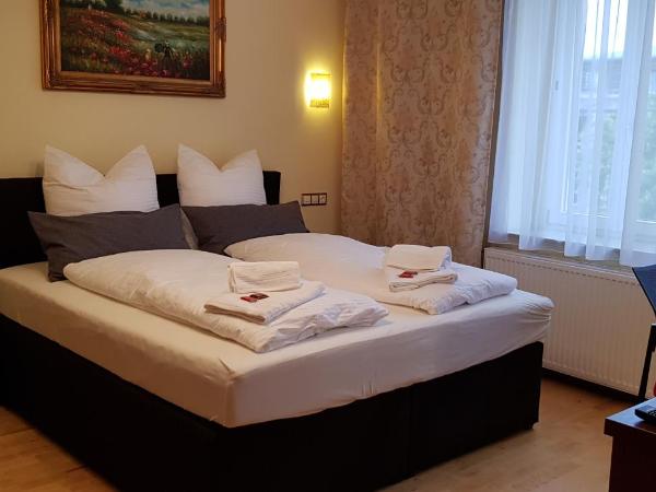 Hotel-Villa Lalee : photo 3 de la chambre chambre double ou lits jumeaux