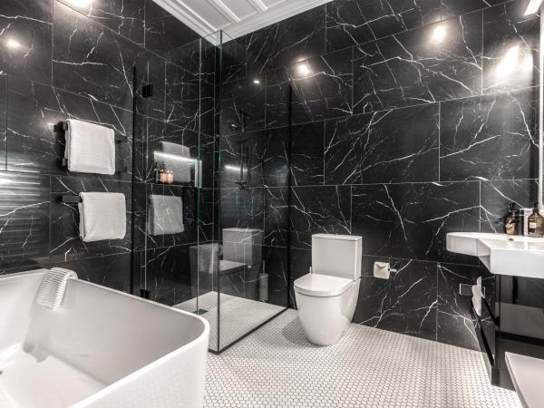 Franklin38 : photo 4 de la chambre suite lit king-size - vue sur mer