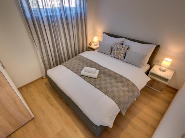 Villa Croatica II : photo 4 de la chambre appartement - vue sur piscine