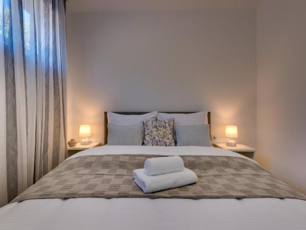 Villa Croatica II : photo 8 de la chambre appartement - vue sur piscine