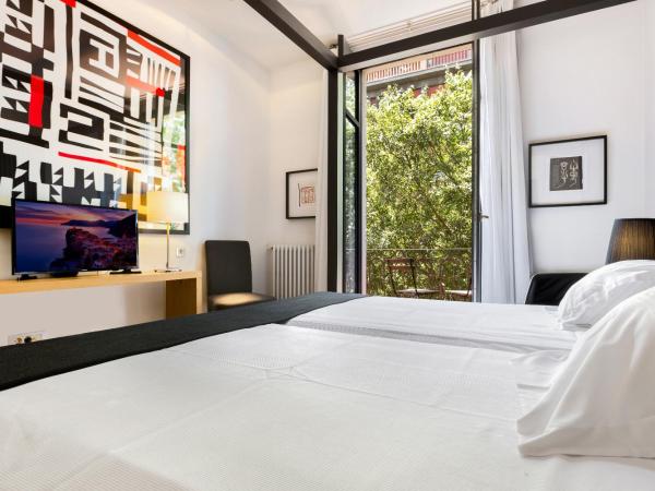 Hotel Market : photo 1 de la chambre chambre double ou lits jumeaux avec balcon