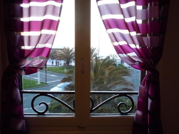 Pensión Tu Hogar : photo 3 de la chambre chambre lits jumeaux avec salle de bains commune – vue sur mer